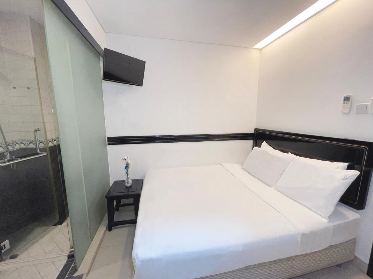 Skylight Standard Double Room